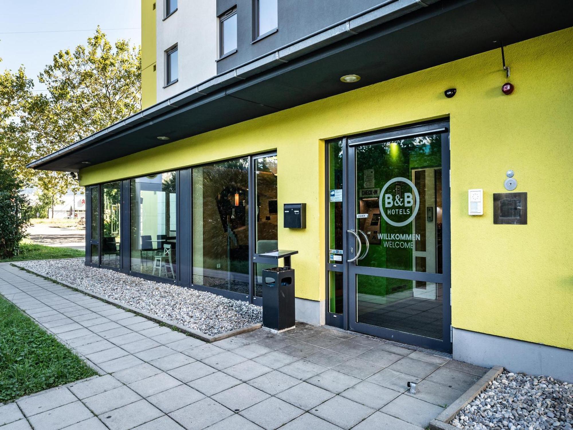 B&B Hotel Freiburg-Sued Экстерьер фото