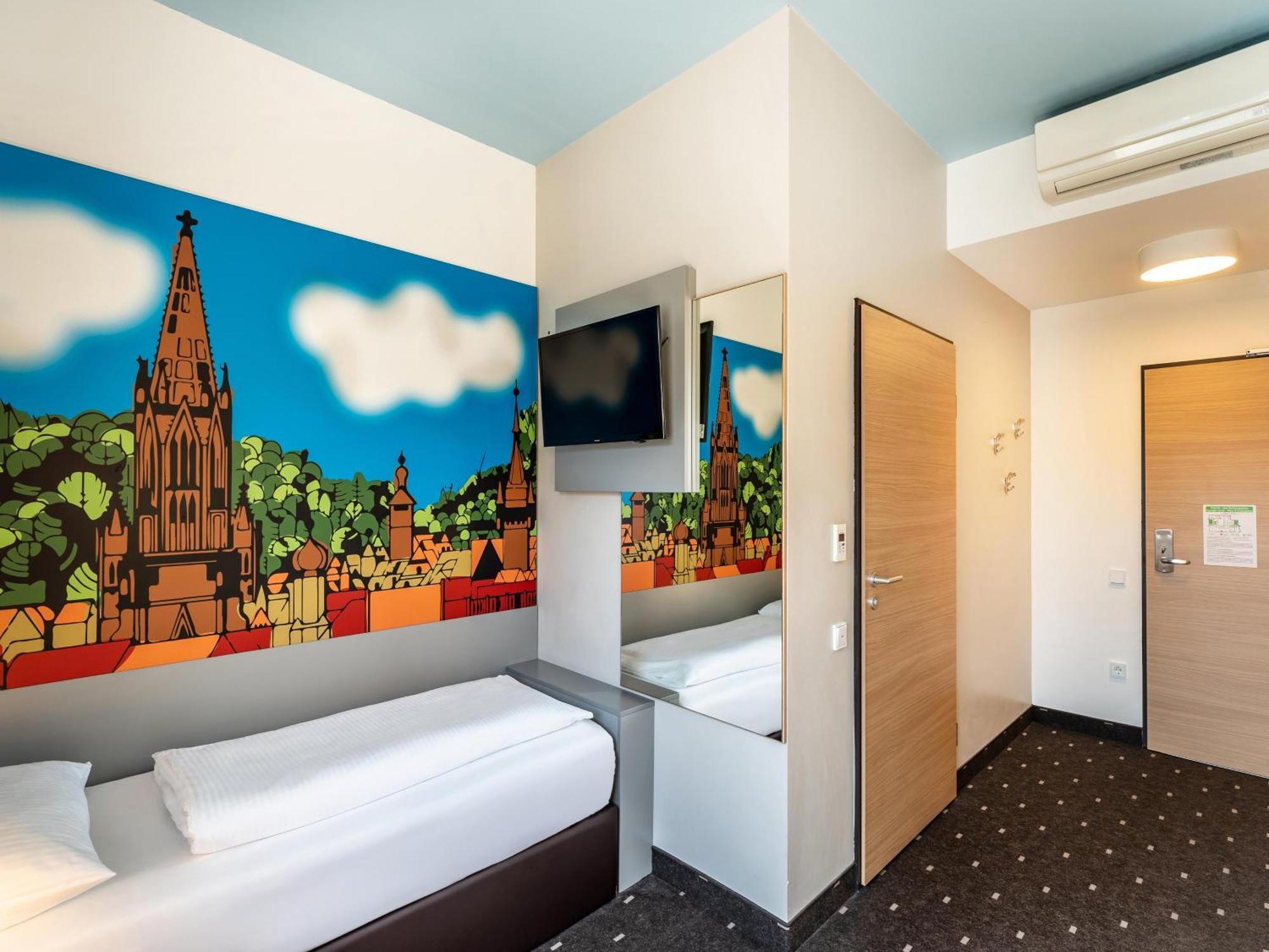 B&B Hotel Freiburg-Sued Экстерьер фото