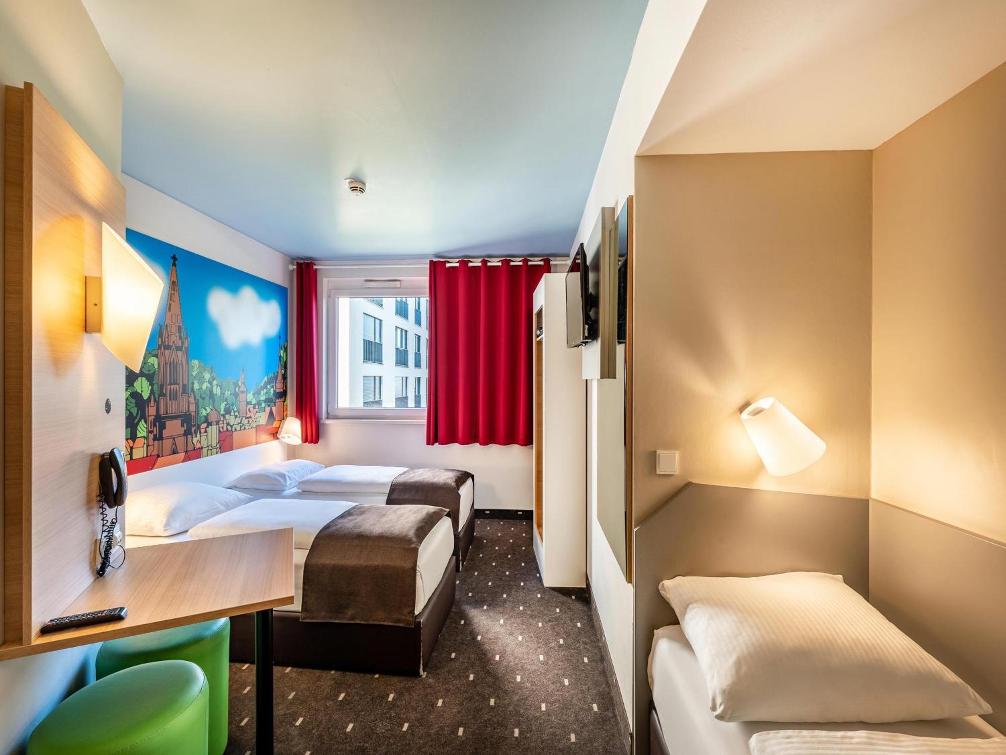 B&B Hotel Freiburg-Sued Экстерьер фото