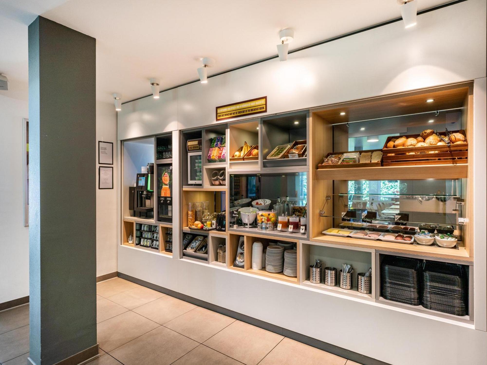 B&B Hotel Freiburg-Sued Экстерьер фото
